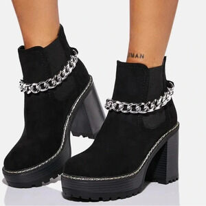 OLIVIA MILLER Afternoon Gaze Chelsea Boots